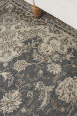 Alternative view of LI15 GREY/IVORY