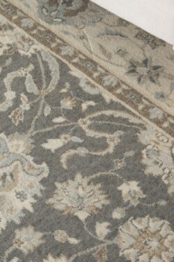 Alternative view of LI16 GREY/IVORY