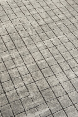 Alternative view of QUA13 IVORY/GREY